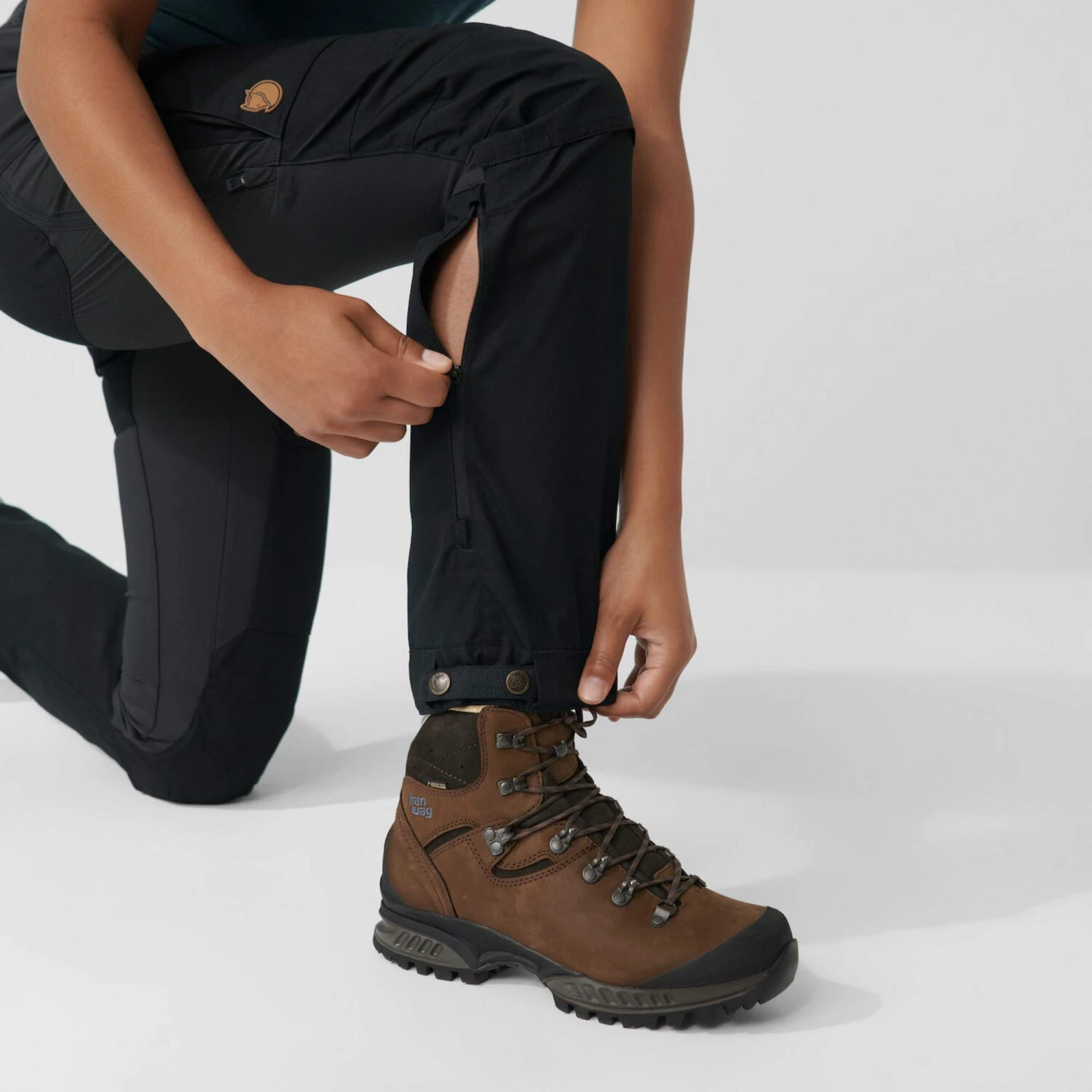 FJÄLLRÄVEN KEB TROUSERS W SHORT Damen - Trekkinghose – Bild 10